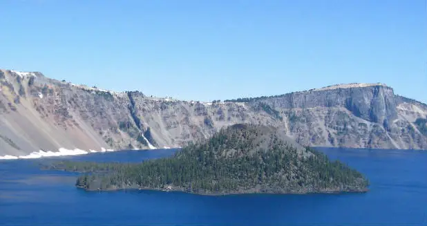 picture of crater lake next to info about divorce lawyers