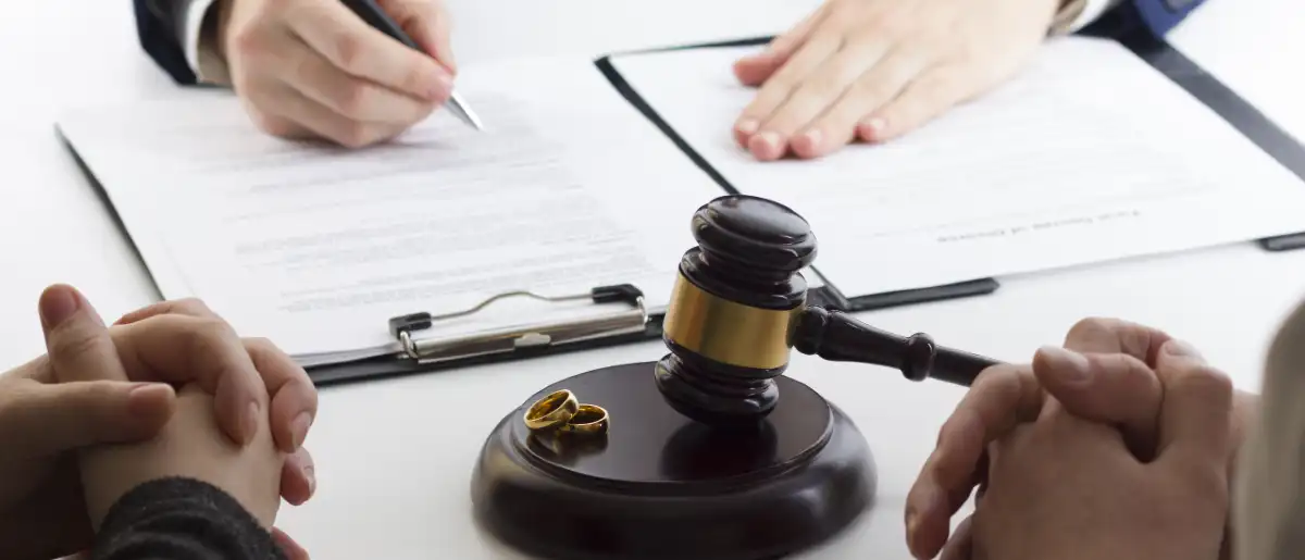 Couple getting divorce papers Oregon from a Judge